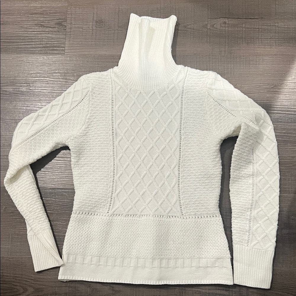 Scoop NYC White Textured Turtleneck Sweater